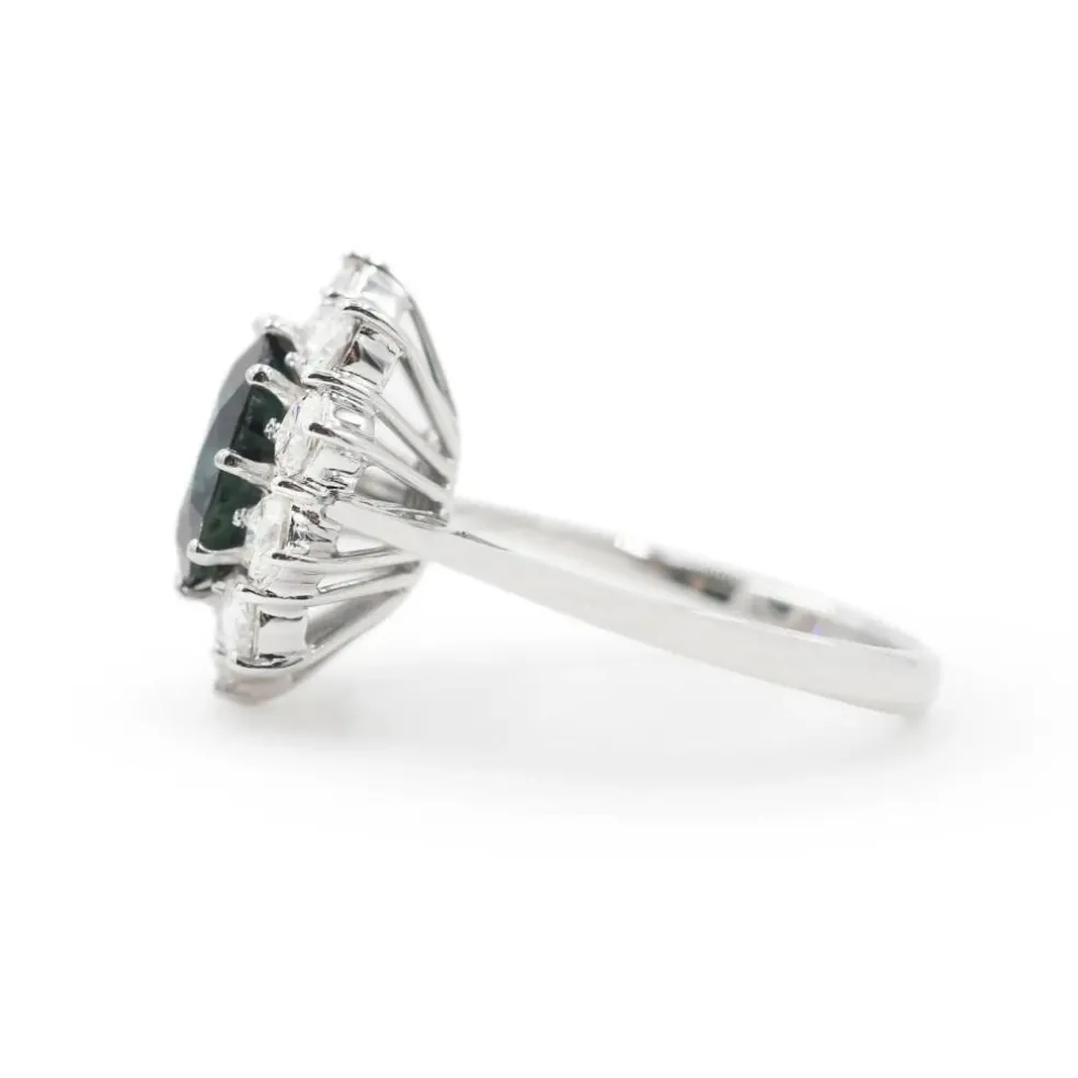 Bague en or blanc avec saphir et diamants 0,70