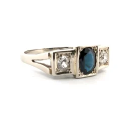 Bague en or blanc avec saphir et diamants