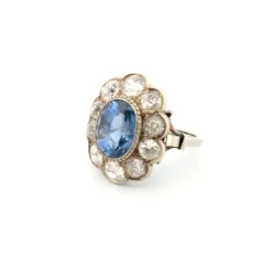 Bague en or blanc avec saphir et diamants
