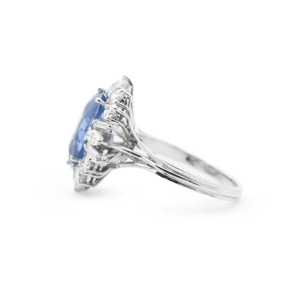 Bague en or blanc avec saphir de Birmanie sans chaleur et diamants
