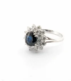 Bague en or blanc avec saphir et diamants