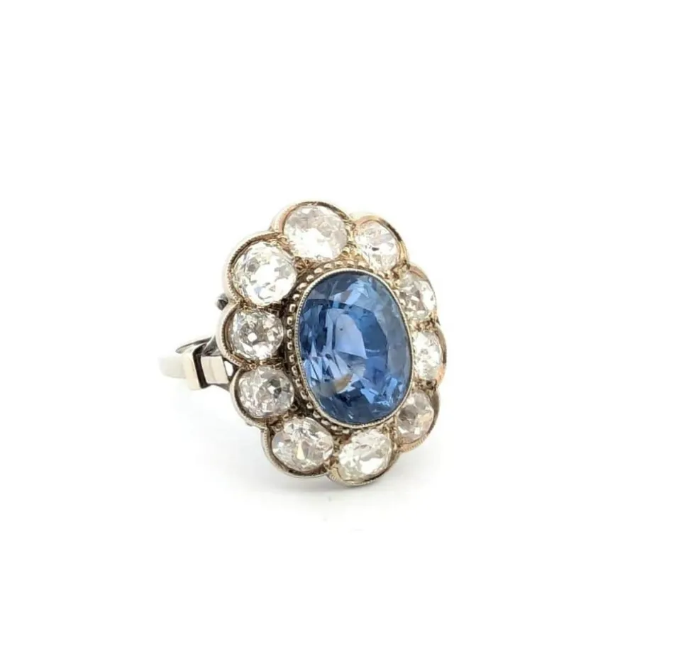 Bague en or blanc avec saphir et diamants