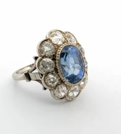 Bague en or blanc avec saphir Celyon et diamants taille Ancienne Mine