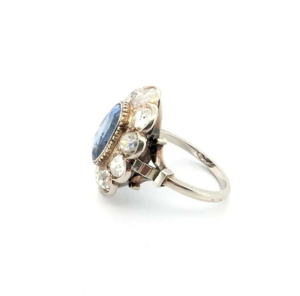 Bague en or blanc avec saphir et diamants