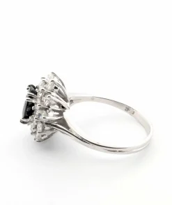 Bague en or blanc avec saphir et diamants