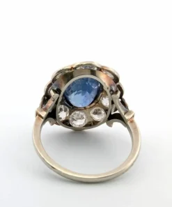 Bague en or blanc avec saphir Celyon et diamants taille Ancienne Mine