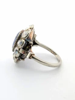 Bague en or blanc avec saphir Celyon et diamants taille Ancienne Mine
