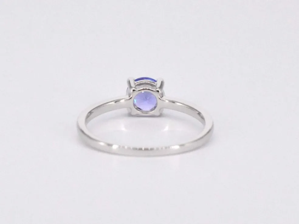 Bague en or blanc avec tanzanite