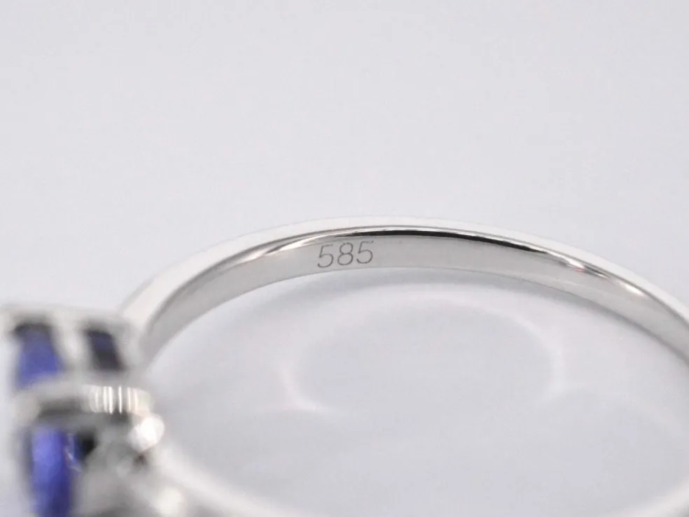 Bague en or blanc avec tanzanite