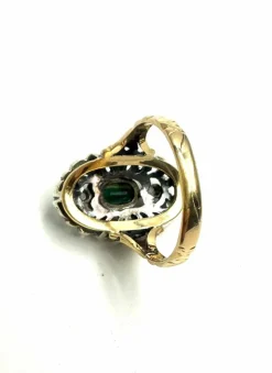Bague en or blanc de style baroque avec péridot et diamants