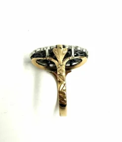 Bague en or blanc de style baroque avec péridot et diamants
