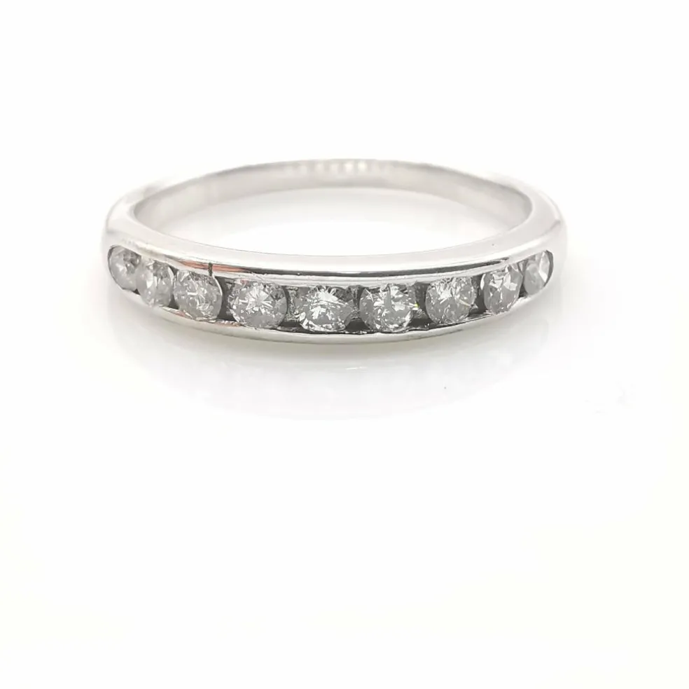 Bague en or blanc diamants