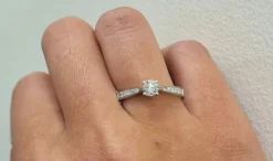 Bague en Or blanc diamants naturels