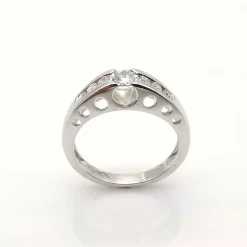 Bague en or blanc diamants