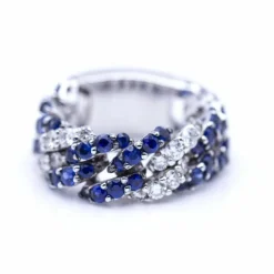 Bague en or blanc, diamants et saphirs