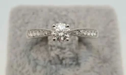 Bague en Or blanc diamants naturels