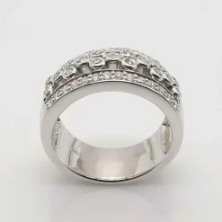 Bague en or blanc diamants