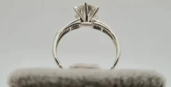 Bague en Or blanc, diamants