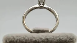 Bague en Or blanc diamants naturels