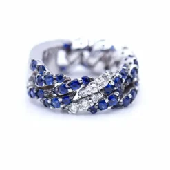 Bague en or blanc, diamants et saphirs