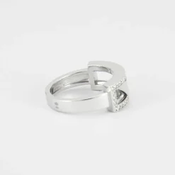 Bague en or blanc, diamant mobile