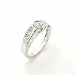 Bague en or blanc diamants