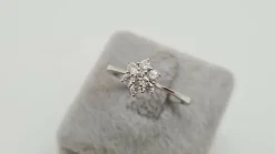 Bague en Or blanc, diamants