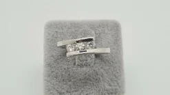 Bague en Or blanc, diamants