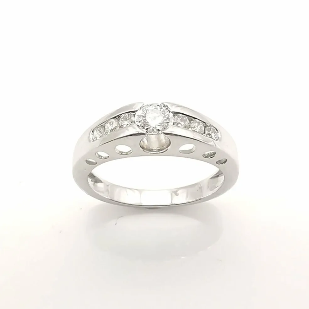 Bague en or blanc diamants