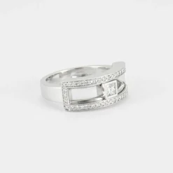 Bague en or blanc, diamant mobile
