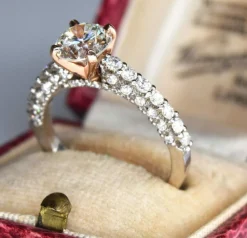 Bague en or blanc diamants