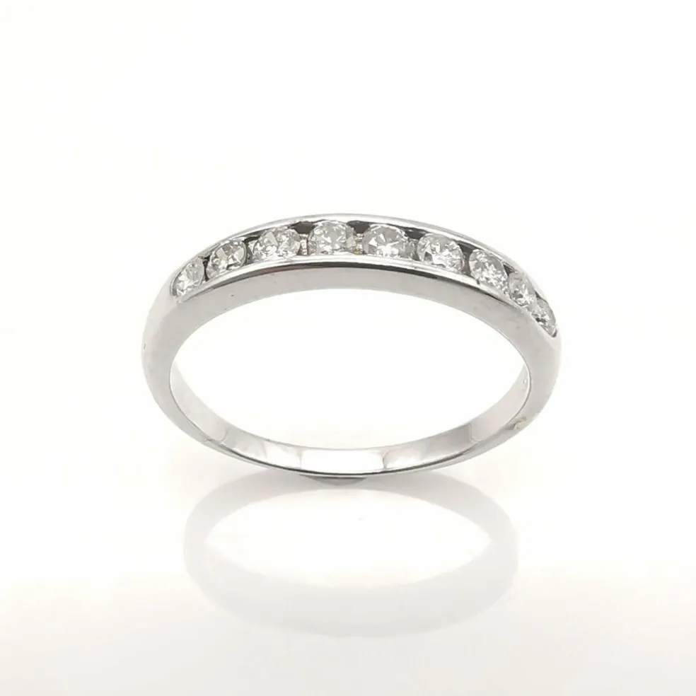 Bague en or blanc diamants