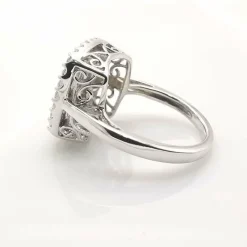 Bague en or blanc diamants