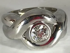 Bague en or blanc, diamant