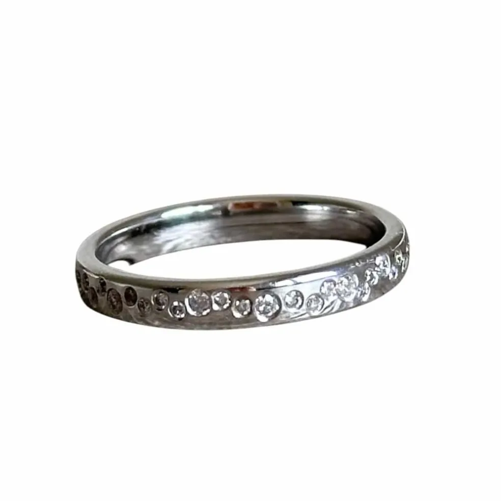 Bague en or blanc et diamants