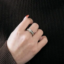 Bague en or blanc et diamants