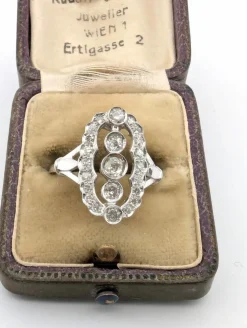Bague en or blanc et diamants