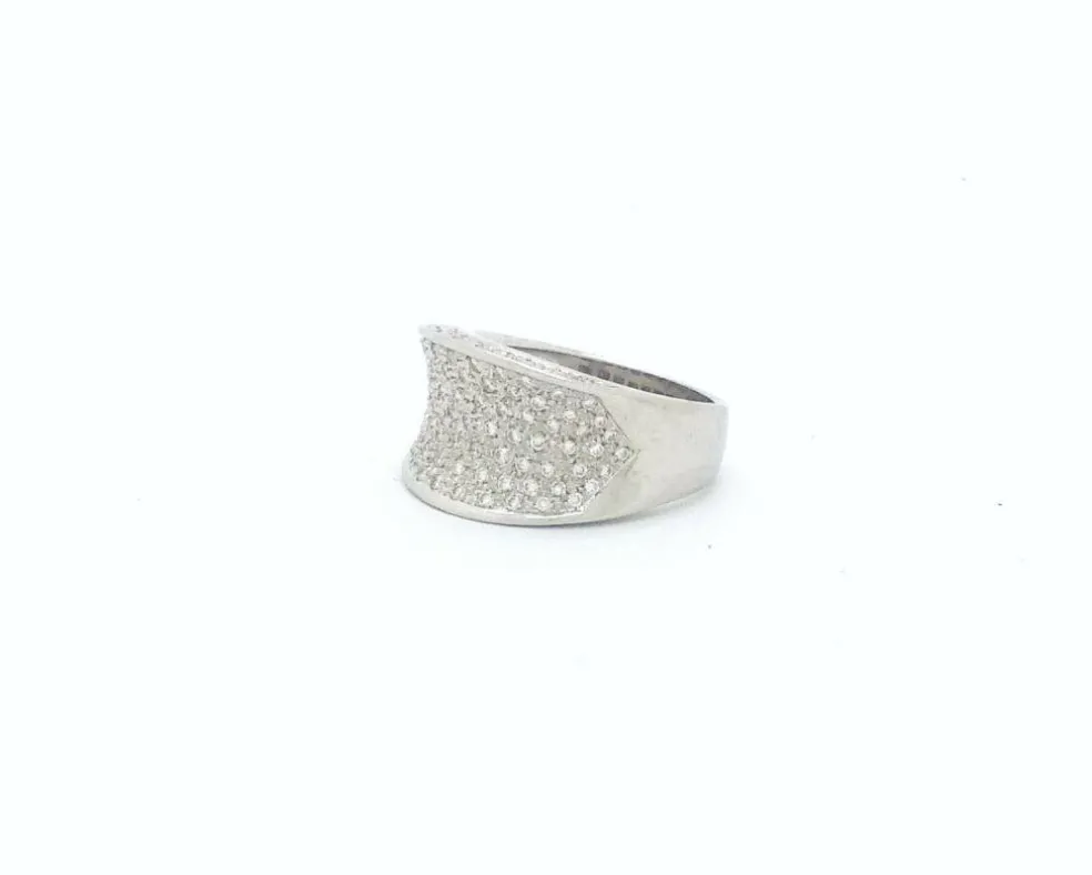 BAGUE EN OR BLANC ET DIAMANTS