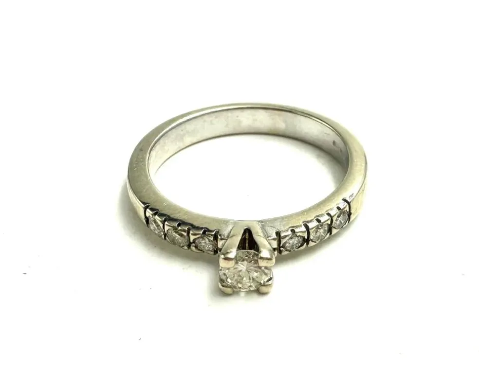 Bague en or blanc et diamants de Biandrate Gioielli