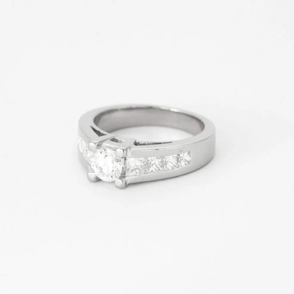 Bague en or blanc et diamants