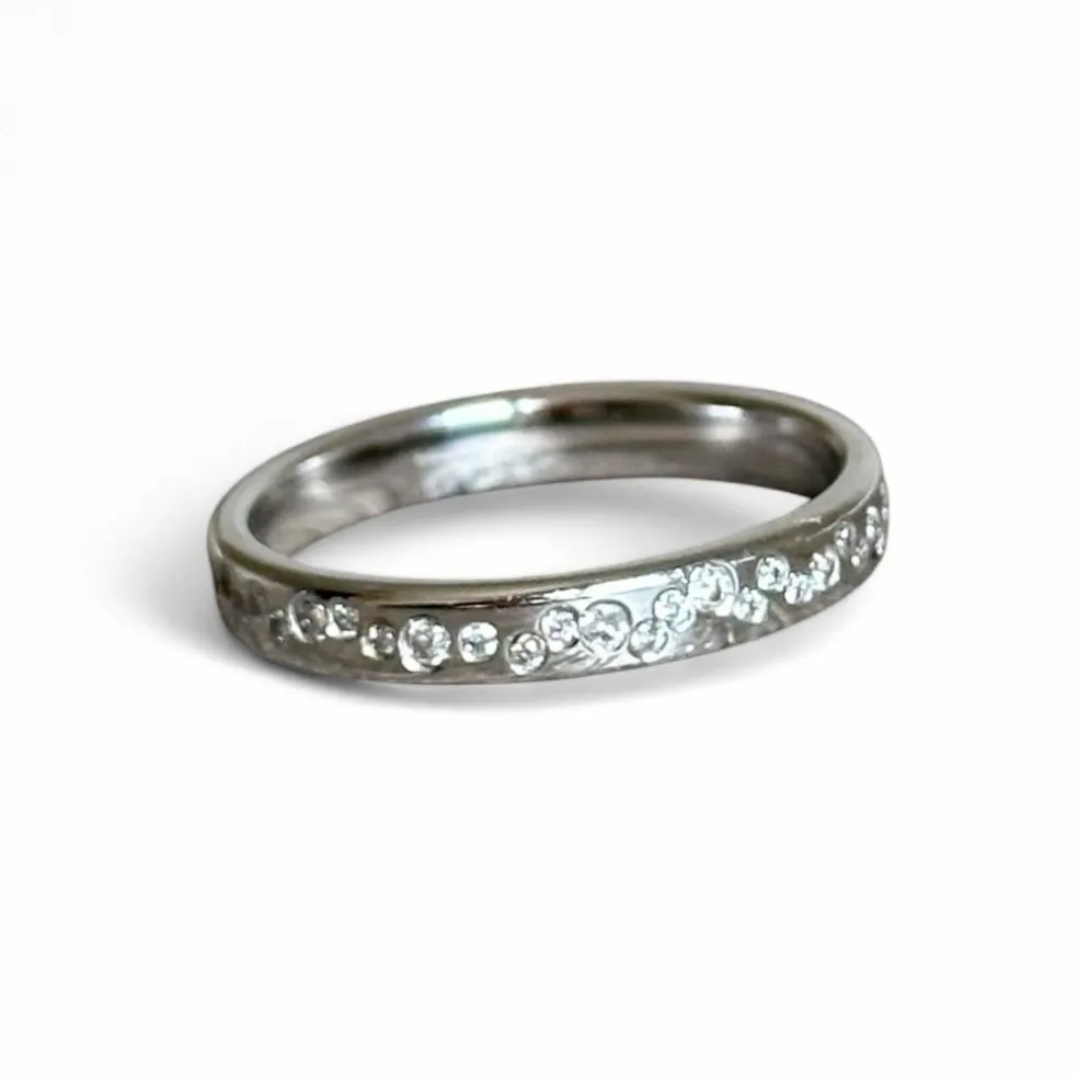 Bague en or blanc et diamants