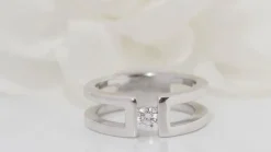 Bague en or blanc et diamant