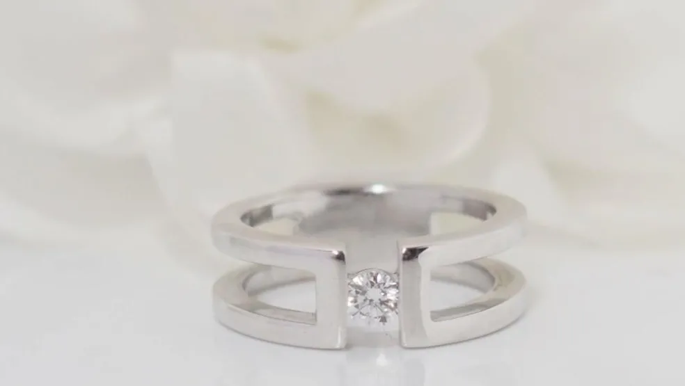 Bague en or blanc et diamant