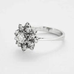 Bague en or blanc et diamants