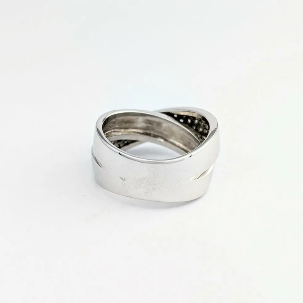 Bague en or blanc et diamants