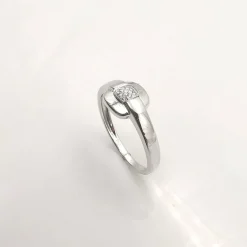 Bague en or blanc et diamants