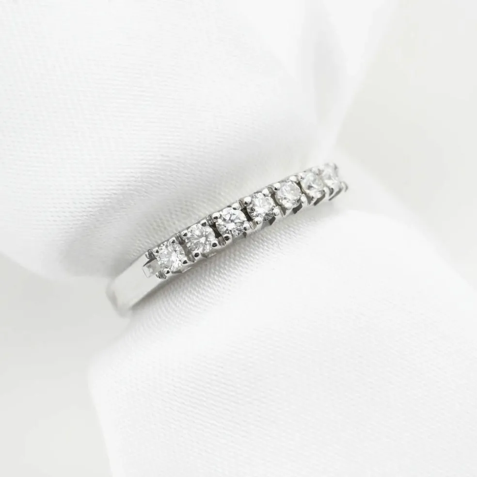 Bague en or blanc et diamant