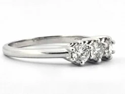 Bague en or blanc et diamants