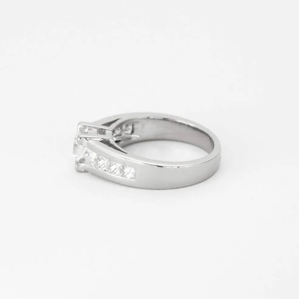 Bague en or blanc et diamants