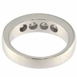 Bague en or blanc et diamants